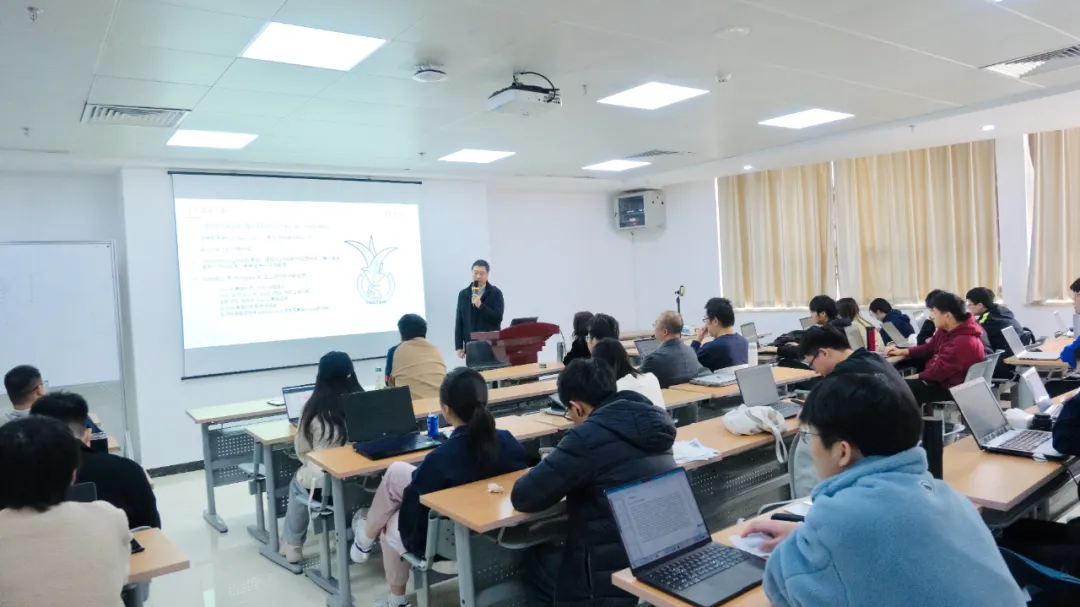 喊话大学生！IvorySQL走进北京大学研究生开源公选课